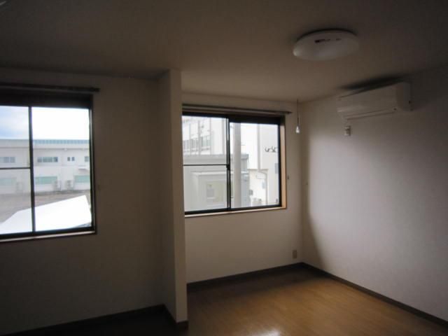 1K Apartment for Rent in Nonoichi City, Ishikawa - Thumbnail 2