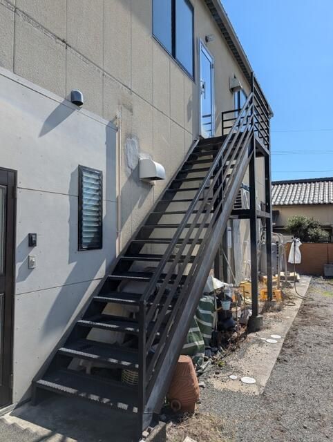 Nirasaki Office for Rent: 68.3 sqm near JR Station, No Key Money - Thumbnail 3