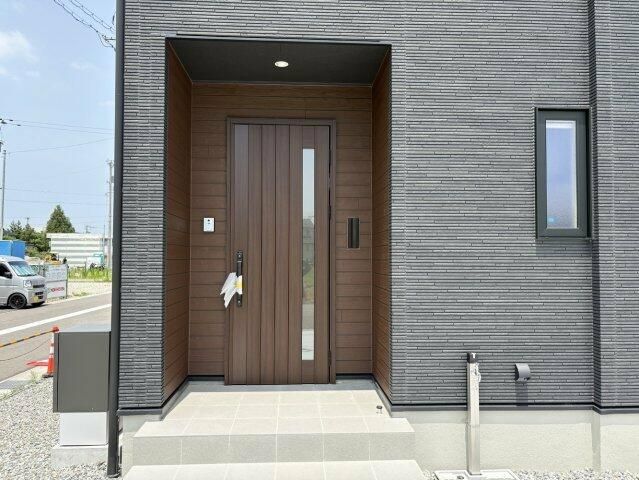 New 4LDK House in Toyama City with Barrier-Free Design & Free Parking - Thumbnail 2