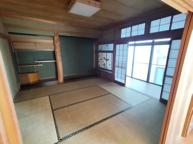 4LDK Detached House for Sale in Karatsu, Saga - Thumbnail 3