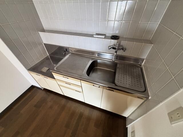 2DK Apartment for Rent in Kodaira, Tokyo Near Hanakoganei Station - Thumbnail 4