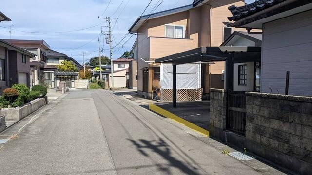 1984 Detached House in Akita City with 141㎡ Land & 3 Parking Spaces - Thumbnail 4