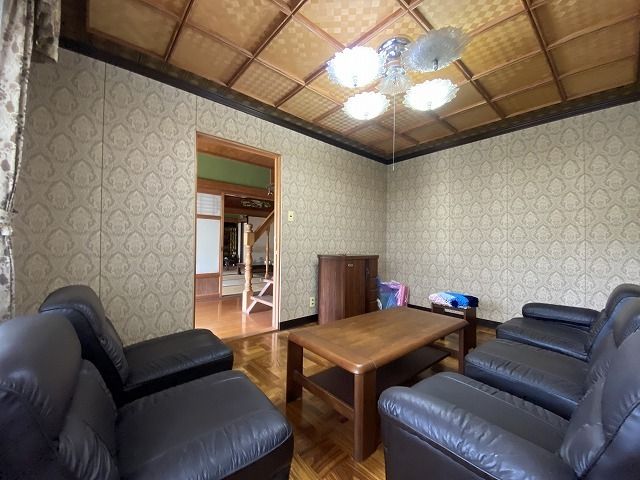 8DK House with Land in Seracho, Hiroshima - 5.8 Million Yen - Image 29