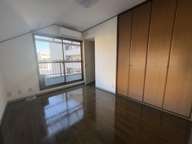 Commercial Office for Rent in Taito, Tokyo - 244 sqm with Parking - Thumbnail 3