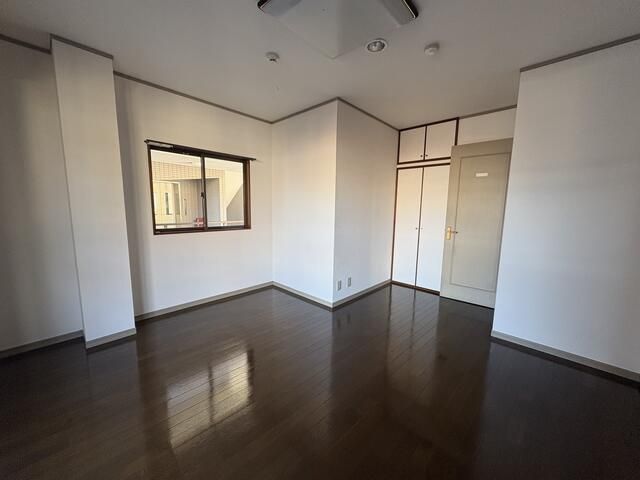 Commercial Office for Rent in Taito, Tokyo - 244 sqm with Parking - Thumbnail 4