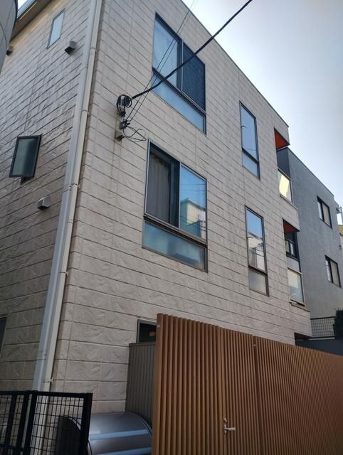 Yoyogi Uehara Condominium Building for Sale in Shibuya, Tokyo - Thumbnail 2