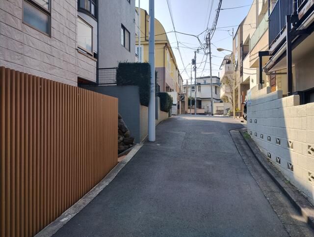 Yoyogi Uehara Condominium Building for Sale in Shibuya, Tokyo - Thumbnail 3