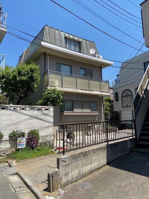 5LDK Used House in Daikyo-cho, Shinjuku-ku, Tokyo - 115.81 sqm - Thumbnail 3