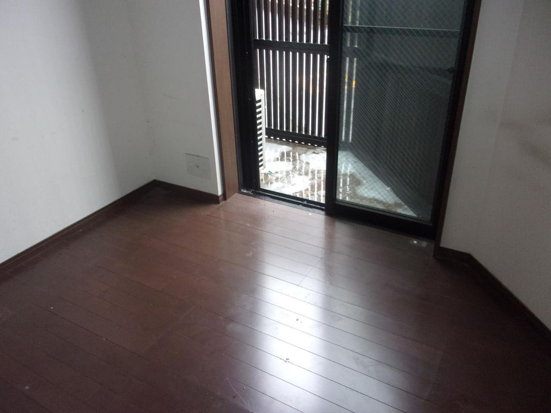 2DK Apartment for Rent in Nishigahara, Kita City, Tokyo - Thumbnail 3