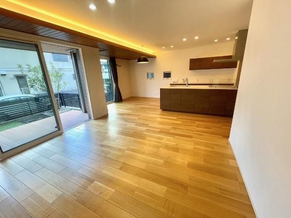 2017 Built 2LDK Detached House in Katano, Osaka | 175.32 sqm Land - Thumbnail 3