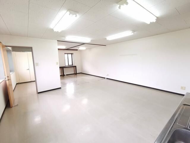 Warehouse for Lease in Tsukuba, Ibaraki - 499.35 sqm RC Building - Thumbnail 4