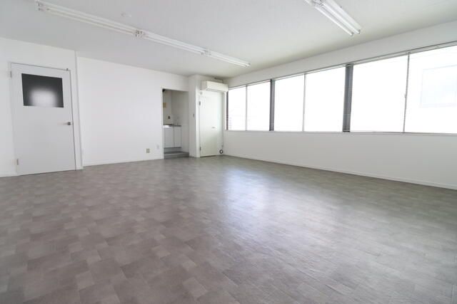 Commercial Space for Rent in Asakusabashi, Taito-ku, Tokyo - Thumbnail 4