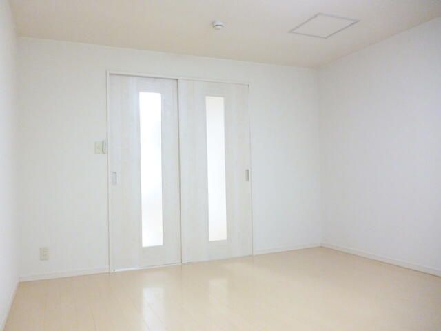3LDK Apartment for Rent in Sapporo Shiroishi Ward - 103.68 sqm - Thumbnail 2