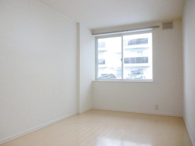 3LDK Apartment for Rent in Sapporo Shiroishi Ward - 103.68 sqm - Thumbnail 4