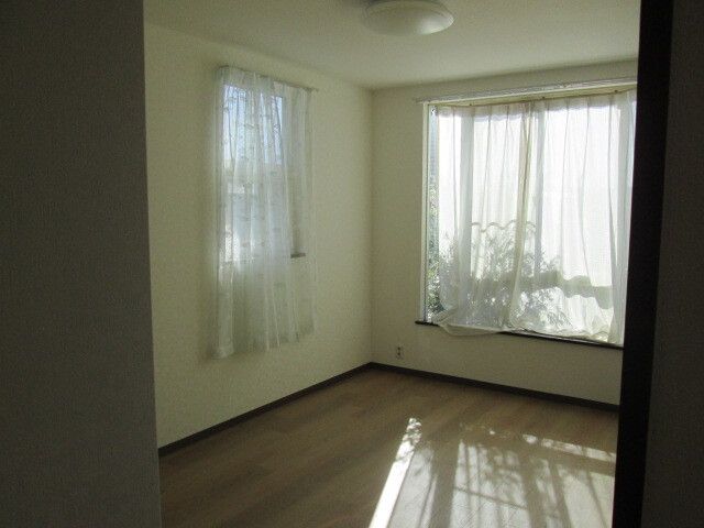 2DK Apartment for Rent in Higashimurayama, Tokyo - 39.74 sqm - Thumbnail 3