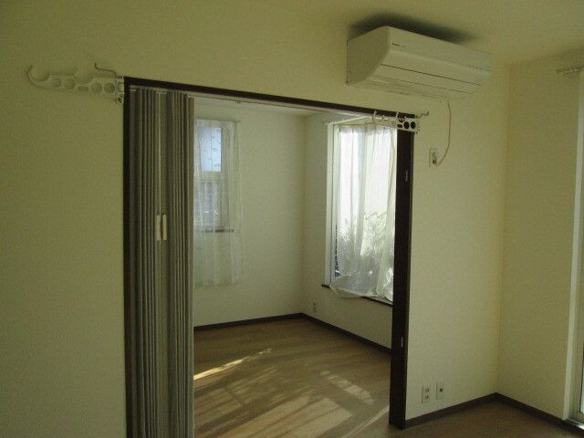 2DK Apartment for Rent in Higashimurayama, Tokyo - 39.74 sqm - Thumbnail 2