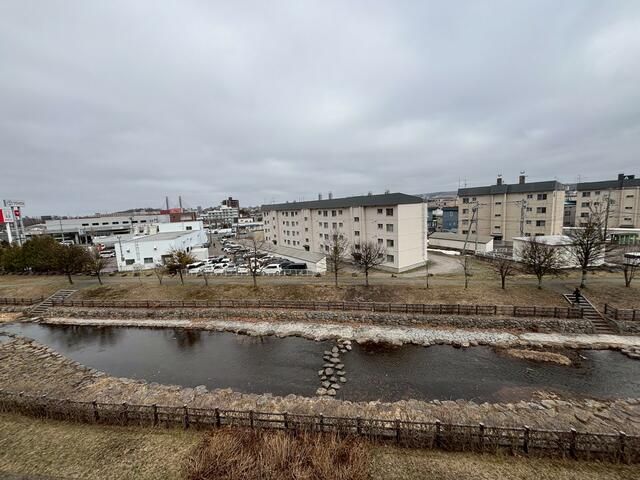 3LDK Condominium for Sale in Minami-ku, Sapporo, Hokkaido - Thumbnail 2