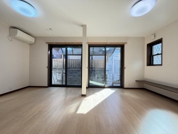 1973 2LDK Wooden House in Chofu, Tokyo - 6 Min Walk to Station - Thumbnail 3