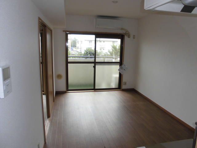 2DK Apartment for Rent in Nishitokyo, Tokyo - 43.9 sqm - Thumbnail 3