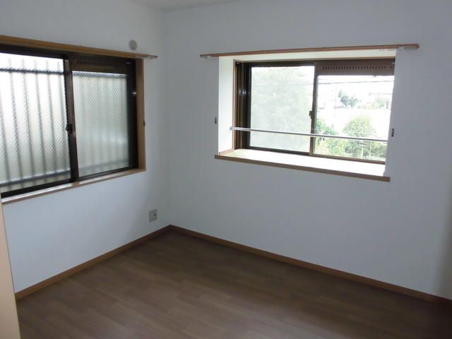 2DK Apartment for Rent in Nishitokyo, Tokyo - 43.9 sqm - Thumbnail 4