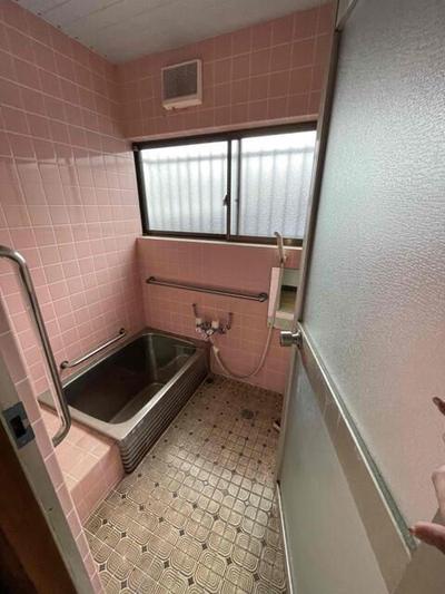 [Real Estate Japan] Property details: Property information for Shinhai-ko, Saijo City, Ehime Prefecture/Iyo-Saijo Station: Used detached house — Image 4, Saijo, Ehime