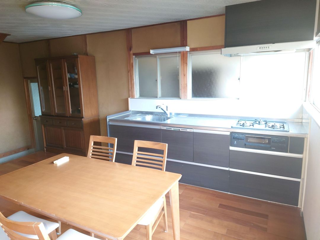 8DK House with Garden & Parking in Tsuyama, Okayama - Image 1