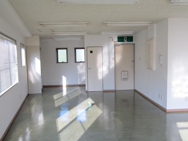 Office for Rent in Chiba City Central Ward, 35.77 sqm - Thumbnail 4