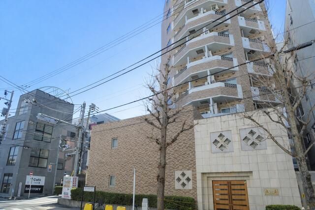 Royal Amenity Nishitoyama 1K Apartment for Sale in Shinjuku, Tokyo - Thumbnail 2
