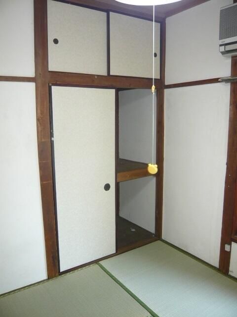 Yamato-so Honkan 1R Apartment for Rent in Bunkyo, Tokyo - Thumbnail 4