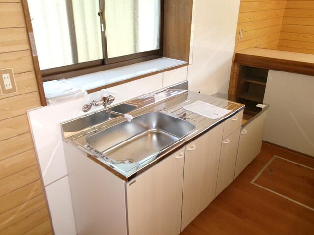 2LDK House on 220sqm Land in Hokota, Ibaraki - Thumbnail 2