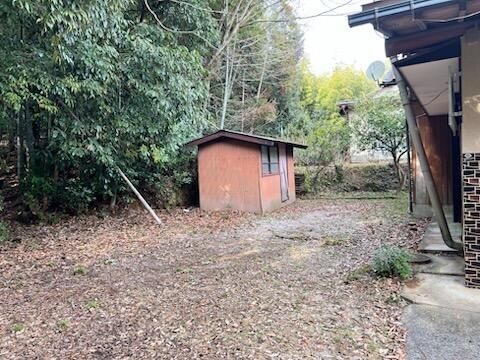 1972 Wooden House on 565sqm Land in Kotake, Fukuoka - Thumbnail 3
