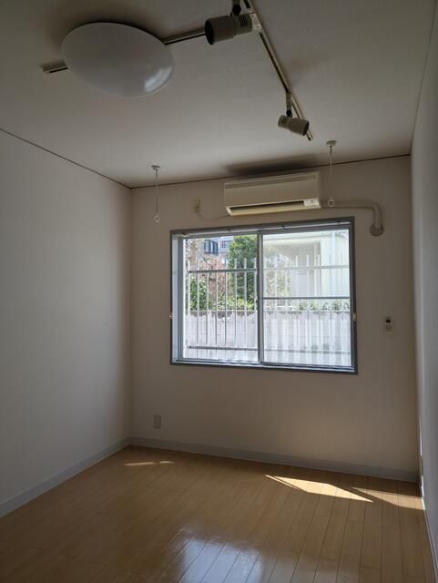 Studio Apartment for Rent Near Machida Station, Tokyo - Thumbnail 4
