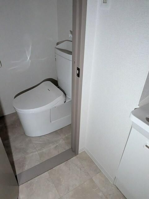 2DK Apartment for Rent in Nonoichi, Ishikawa - 53.79 sqm - Thumbnail 4