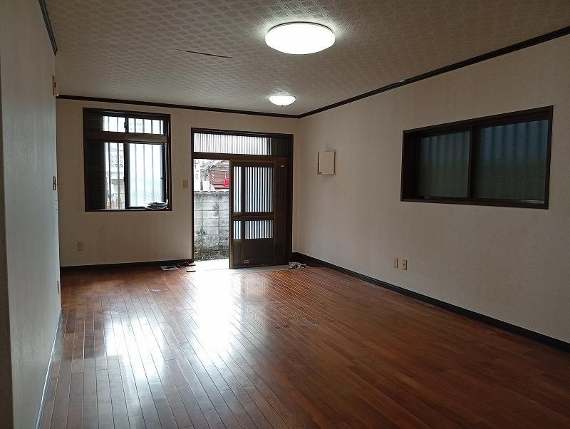 5LDK Family Home for Sale in Naha, Okinawa - 128.74 sqm - Thumbnail 4