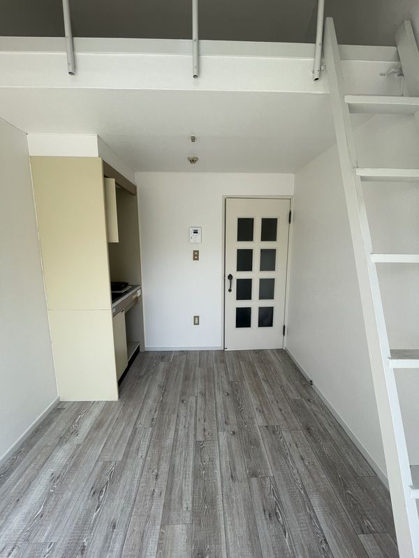Affordable 1R Apartment for Rent in Isogo, Yokohama - Pet Negotiable - Thumbnail 3