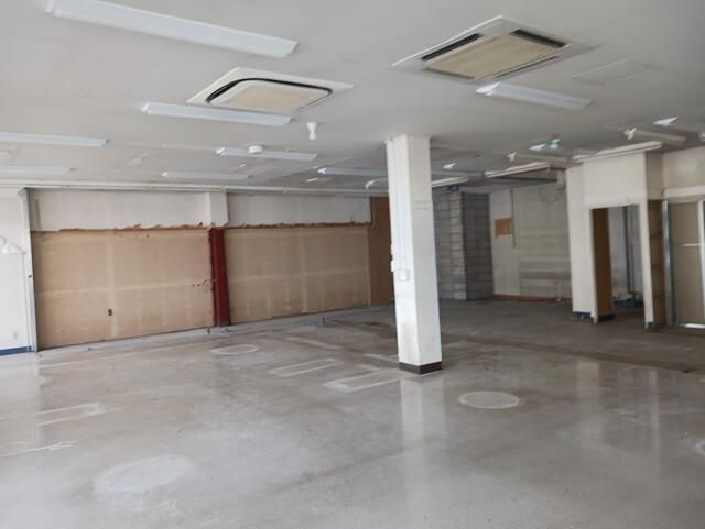 Miyamoto Shop for Rent in Ryugasaki, Ibaraki - 135.7 sqm Commercial Space - Thumbnail 3