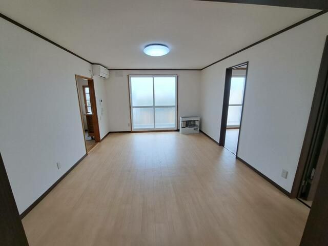 Renovated 2LDK Terrace House near JR Takikawa Station, Hokkaido - Thumbnail 4