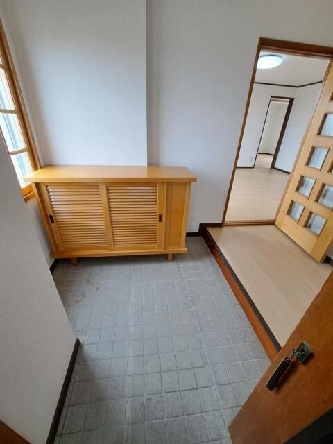 Renovated 2LDK Terrace House near JR Takikawa Station, Hokkaido - Thumbnail 2