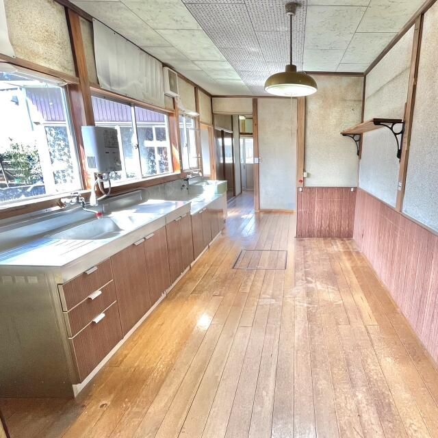 Spacious 9K Rental House in Takaoka, Toyama Prefecture - Thumbnail 2