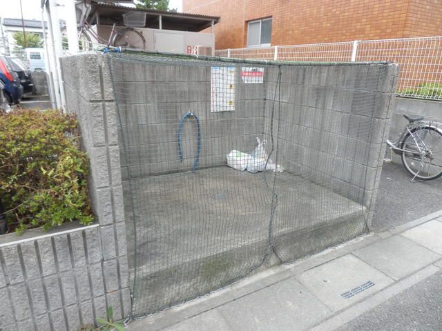 3DK Apartment for Rent in Sakura Ward, Saitama City - Thumbnail 2