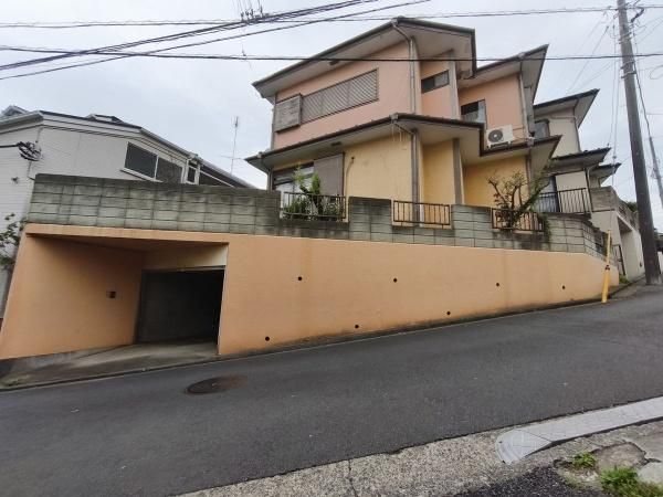 1982 3LDK House in Yokohama Kohoku with Underground Garage - Thumbnail 2