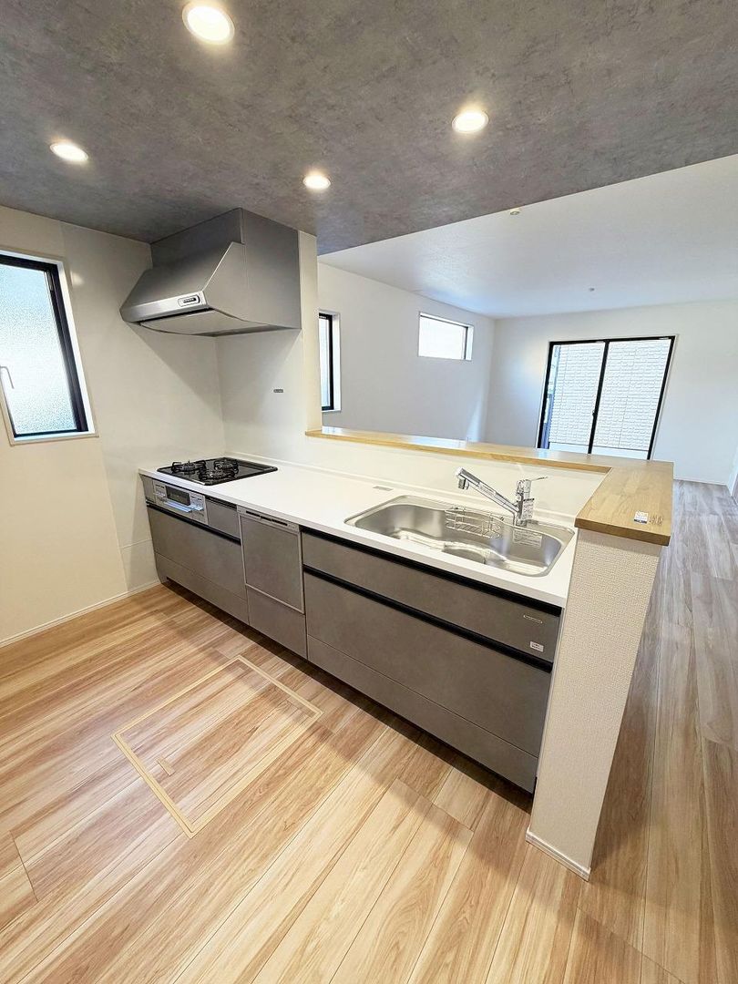 New 4LDK House in Okayama's Kita Ward with Free Parking - Thumbnail 2