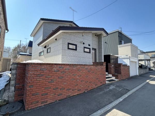 4LDK Detached House for Sale in Asahikawa Ward, Sapporo - Thumbnail 2