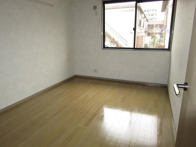 2DK Apartment for Rent in Tsuchiura, Ibaraki - 45.38 sqm - Thumbnail 2