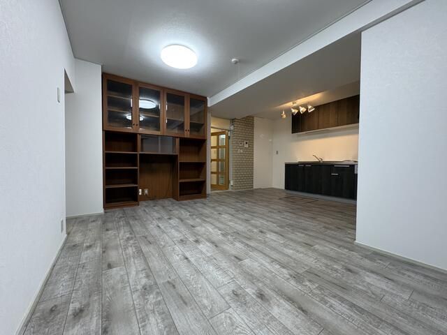 4LDK Apartment for Rent in Chofu, Tokyo - 65 sqm - Thumbnail 3