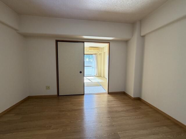 2DK Apartment for Rent in Higashiyamato, Tokyo - 36.72 sqm - Thumbnail 4