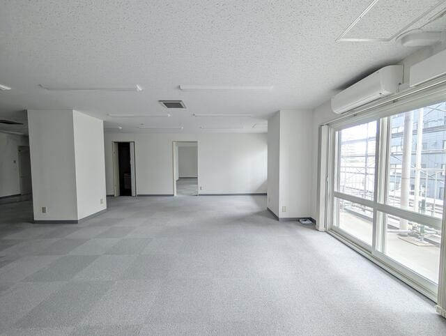 First Riverside Mansion Commercial Space for Sale in Sapporo - Thumbnail 3