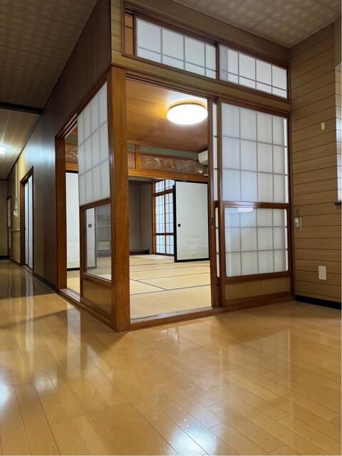 6-Bedroom Detached House for Sale in Miyako City, Iwate - Thumbnail 2