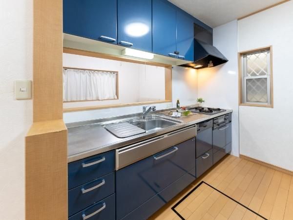 2LDK Detached House for Sale in Sakai, Osaka with Parking - Thumbnail 2