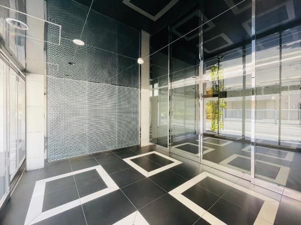 Modern 1LDK Apartment for Sale in Sumida Ward, Tokyo - Thumbnail 3